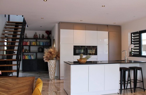 Grote Berg Villa | Luxury villa incl pool with seaview near beaches