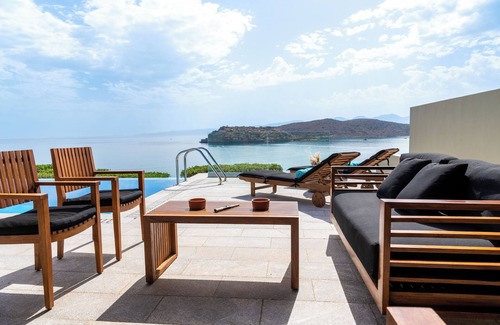 Plaka Villa | Luxury Villa Mythos