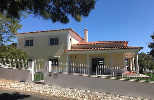 Caldas da Rainha Villa | Luxury Villa on the costa prata with private pool and lagoon views