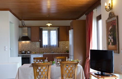 Nidri Villa | Luxury villa overlooking the sea with private pool-Villa Lily