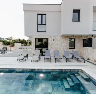 Mandre Villa | Luxury Villa Pam - Private villa with a heated pool and a summer terace with 4 bedrooms - 230 m2 NEW!