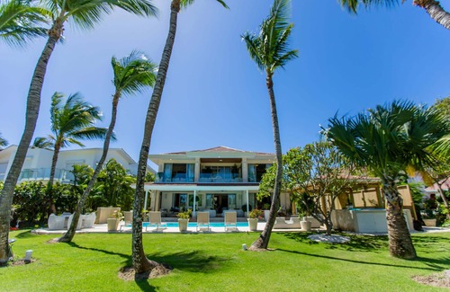 Punta Cana Villa | Luxury Villa Paradiso in Tortuga Bay with GOLF view, CHEF and housekeeping incl.