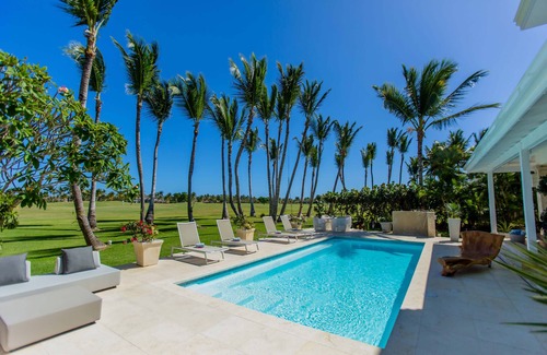 Punta Cana Villa | Luxury Villa Paradiso in Tortuga Bay with GOLF view, CHEF and housekeeping incl.