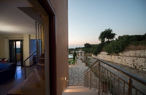 Keramota Villa | Luxury Villa Rosso Karrubo with Enormous pool and panoramic views!