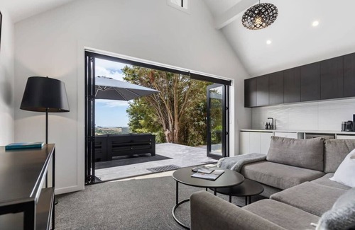 Mangawhai Villa | Luxury Villa: Serene Escape & Ultimate Relaxation
