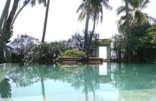 Gintota Villa | Luxury villa sur la plage vue spectaculaire sur l ocean piscine prive jacuzzi