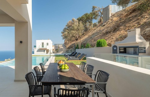 Malevizi Villa | Luxury Villa Verde