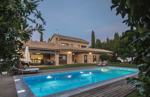 Albolote Villa | Luxury villa with pool in Granada