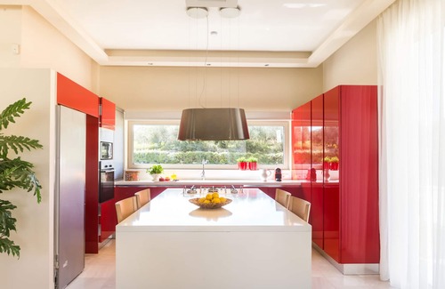 Tria Monastiria Villa | Luxury Villa w/ Heated Pool, Childrens fenced Area, 2 km to the Beach & the Town