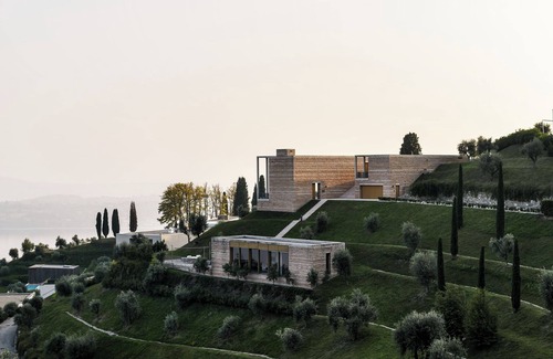 Gardone Riviera Villa | Luxury Villa with infinity pool and lake view from architect David Chipperfield