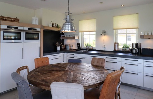 Delfstrahuizen Villa | Luxury villa with sauna and jacuzzi at the lake