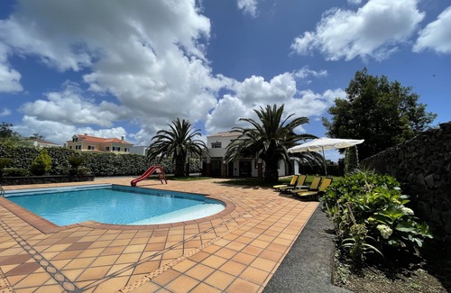 Ponta Delgada Ski Chalet | Luxury villa with ample spaces, garden and swimming pool.