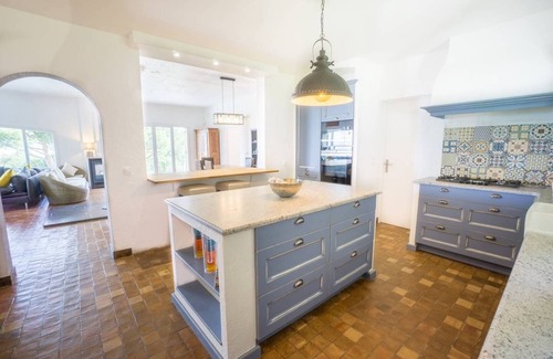 Tanneron House | Luxury villa with a view, 15 min away from the sea