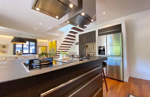 Carcassonne House | Luxury villa with pool at the foot of the city