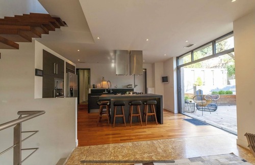Carcassonne House | Luxury villa with pool at the foot of the city