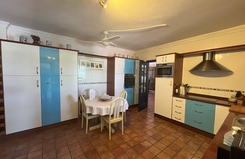 Vinuela House | Luxury villa with great views - private pool - large winter garden