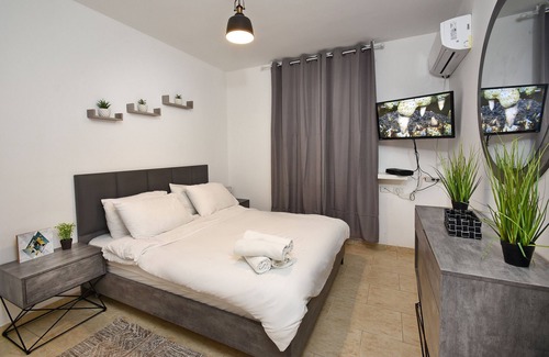 Safed Villa | Luxury Villa with heated pool in Zfat