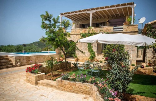Kardamyli Villa | Luxury Villa with Infinity Pool and best views on the Mani Peninsula.