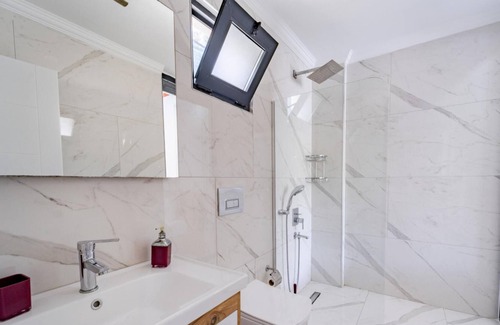 Faralya Villa | Luxury Villa with Jacuzzi in Kas