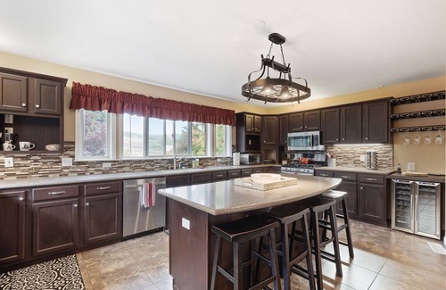 Medford Villa | Luxury Villa with King Beds, Game Room, Sleeps 11