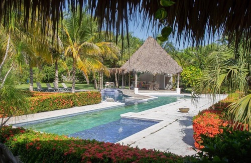 Monterrico Ski Chalet | Luxury villa with pool, Chambalacas Los Cocos