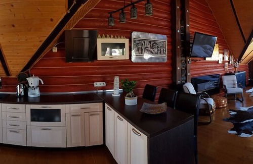 Chernovtsy Villa | Luxury Villa with Pool and Sauna