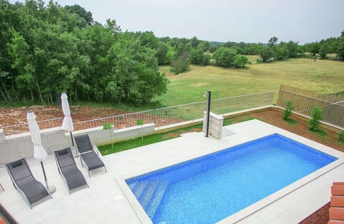 Jakovici Cottage | Luxury villa with private pool, fenced garden with veranda near Tinjan