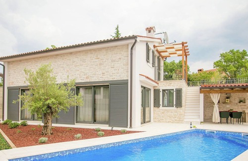 Jakovici Cottage | Luxury villa with private pool, fenced garden with veranda near Tinjan