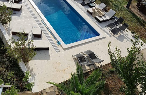Marina Apartment | Luxury villa with private heated pool and sea view 3