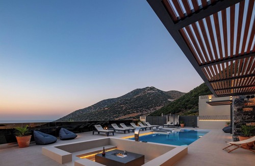Geropotamos Villa | Luxury Villa with Sea Views, Fire Pit & near beach