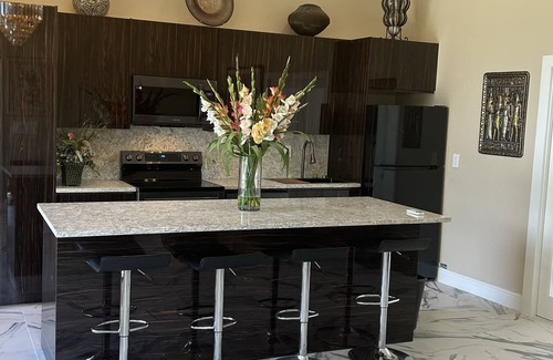 Coconut Creek House | Luxury Villa with full size washer and dryer within 5 miles of the beach