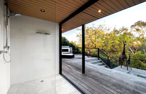 South Yarra House | Luxury Villas Como Park House (Pet Friendly)