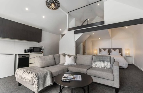 Mangawhai Villa | Luxury Villas: Perfect Family Getaway near Beach