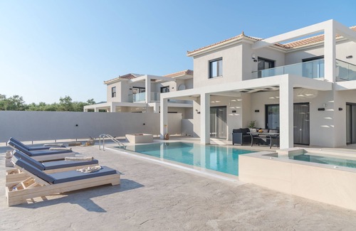 Vanato Villa | Luxury villas with private pool and jacuzzi.