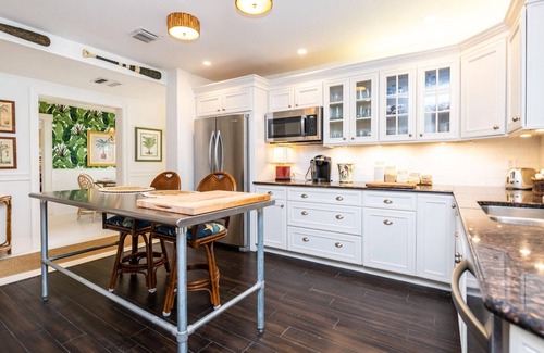 Las Olas Isles House | Luxury Waterfront Villa with Dock! Walk To Beach & Las Olas Blvd.