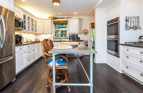 Las Olas Isles House | Luxury Waterfront Villa with Dock! Walk To Beach & Las Olas Blvd.