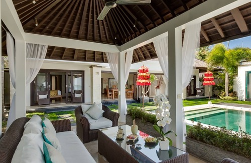 Nusa Dua Villa | Luxury Waterfront 3BR Villa, 10Mins Walk From Main Tourist Street Area!