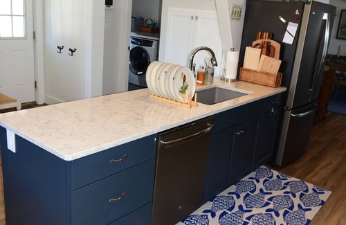 Kennebunk House | Luxury Waterfront, 5 Bedroom, 3.5 Bathroom Private Beachfront Paradise Sleeps 10
