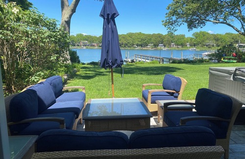 Mattituck House | Luxury waterfront beach house with dock, kayaks canoe, paddle-board and hot tub