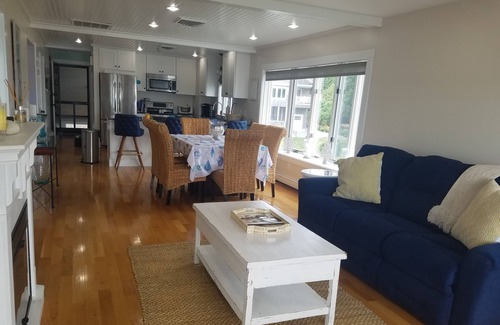 Jamestown Condo | Luxury waterfront condo with spectacular views.n