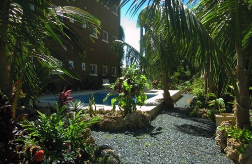 Antoneys Cay Condo | Luxury Waterfront Condo w/Pool, Dock, and Gardens