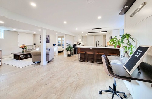 Winona Apartment | Luxury Waterfront Guest Suite