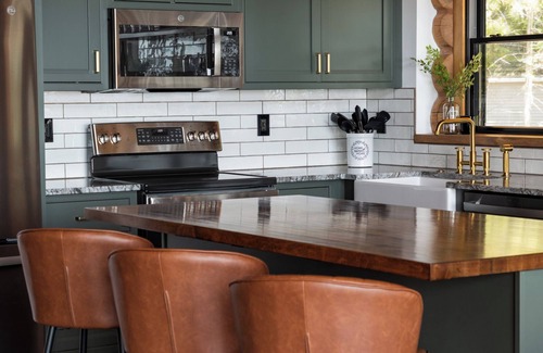 Traverse City Cabin | Luxury Waterfront Log Cabin on Lake Michigan with Barrel Sauna & Kayaks