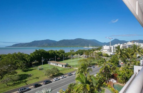 Cairns North Apartment | Luxury Waterfront Spectacular Oasis in the City