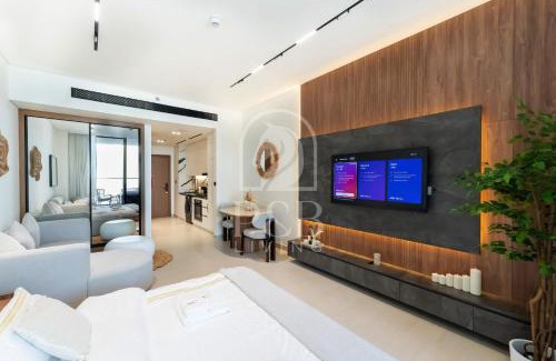 Madinat Zayed Apartment | Luxury Waterfront Studio in Business Bay with Private Pool Trillionaire Residences by PNB Living