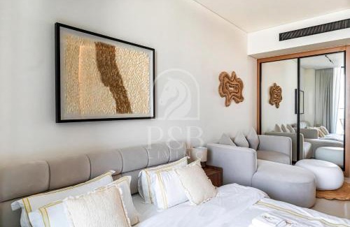 Madinat Zayed Apartment | Luxury Waterfront Studio in Business Bay with Private Pool Trillionaire Residences by PNB Living