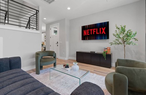 University Hills and Windsor Park House | Luxury Windsor Park Austin Home - Sleeps 12+!