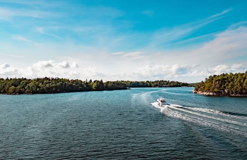 Central Stockholm Boat Rental | Luxury Yacht in Strandvägen