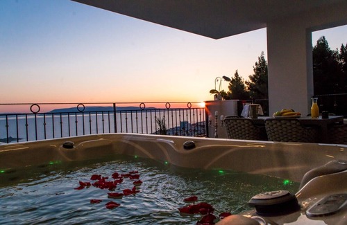 Moca Apartment | LuxuryAptInVilla Opal SharedPool HotTub Sea View