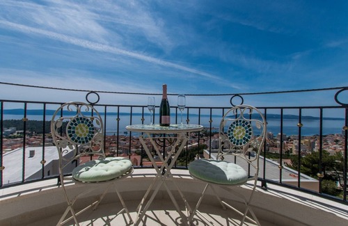 Moca Apartment | LuxuryStudioInVilla Perle II Shared Pool Sea View